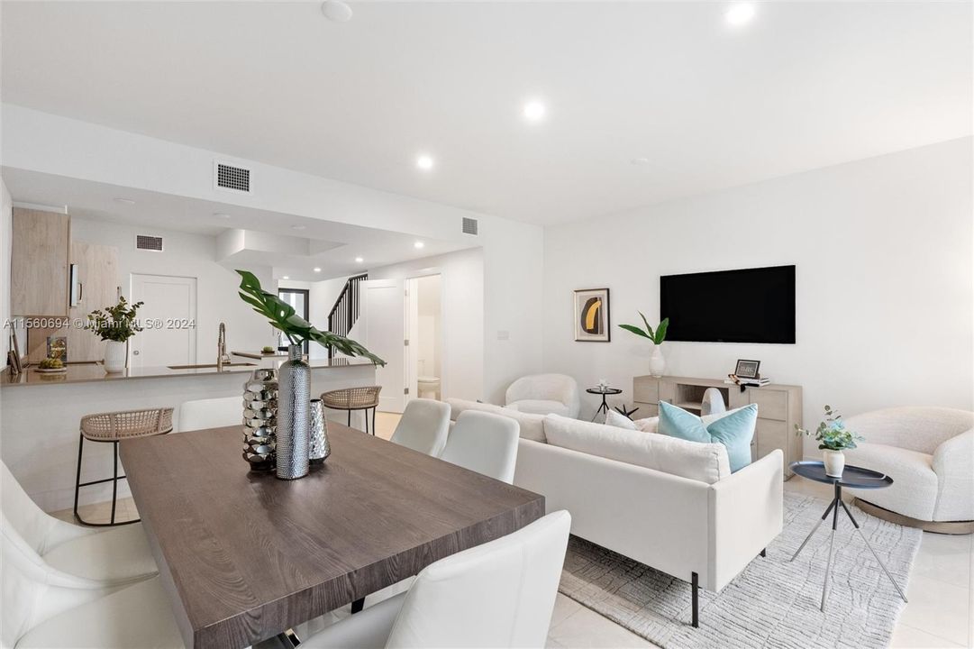 Active With Contract: $605,000 (3 beds, 2 baths, 1582 Square Feet)