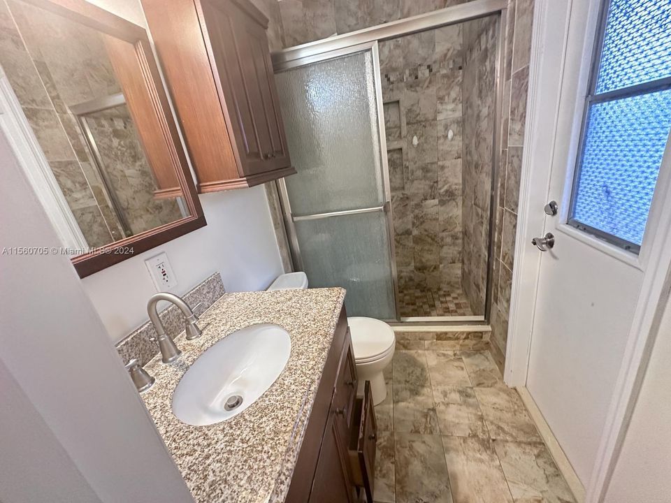 Active With Contract: $3,050 (3 beds, 2 baths, 1212 Square Feet)