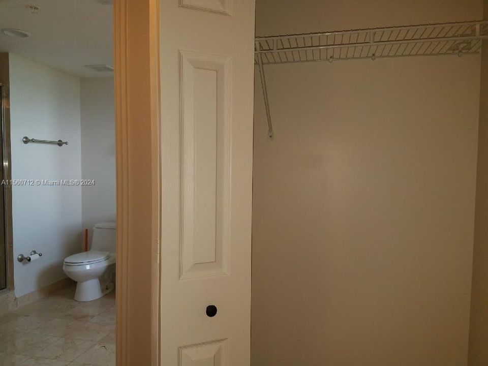 Active With Contract: $3,300 (2 beds, 2 baths, 1168 Square Feet)