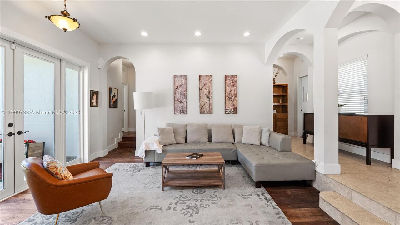 Active With Contract: $1,825,000 (3 beds, 2 baths, 1899 Square Feet)