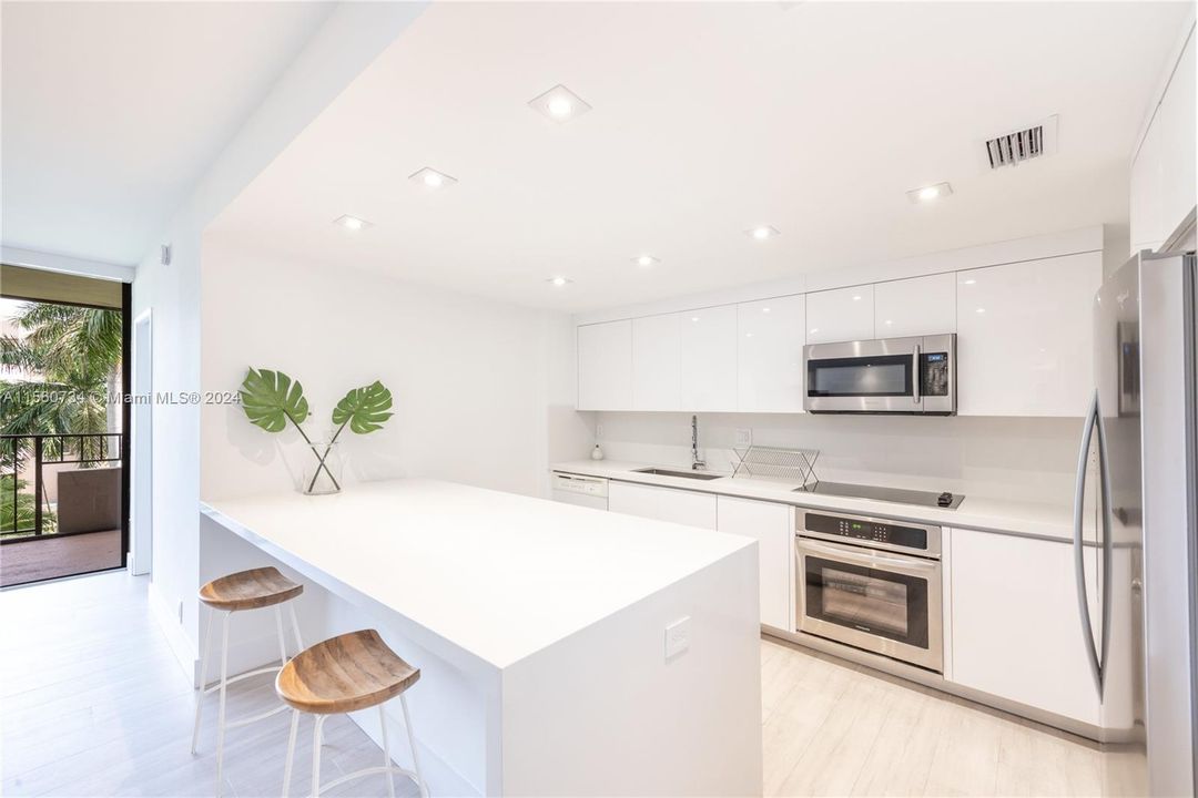 Active With Contract: $7,800 (3 beds, 2 baths, 1600 Square Feet)