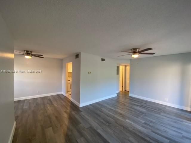 Recently Sold: $199,900 (1 beds, 1 baths, 711 Square Feet)