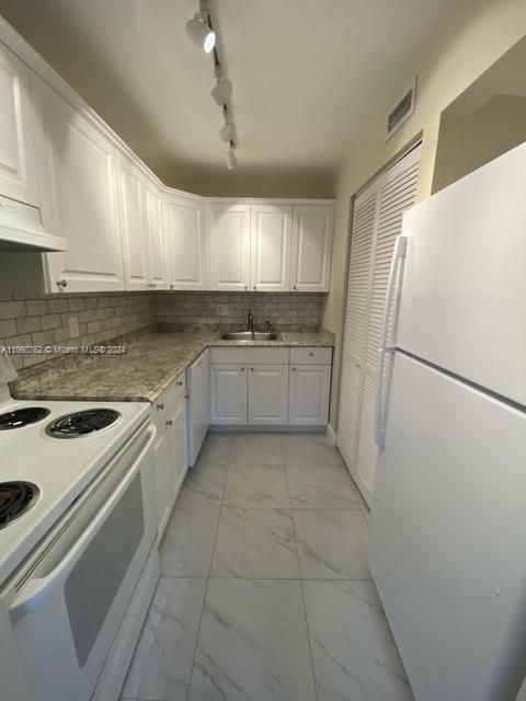 Recently Sold: $199,900 (1 beds, 1 baths, 711 Square Feet)