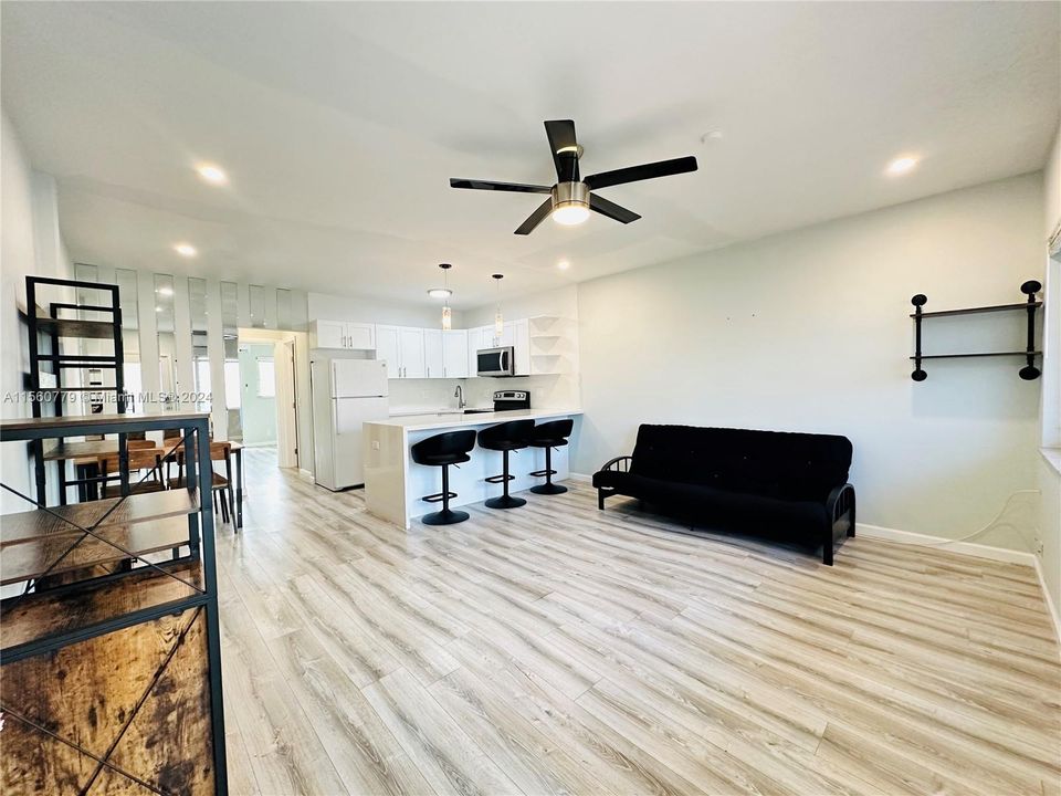 Active With Contract: $105,204 (1 beds, 1 baths, 625 Square Feet)