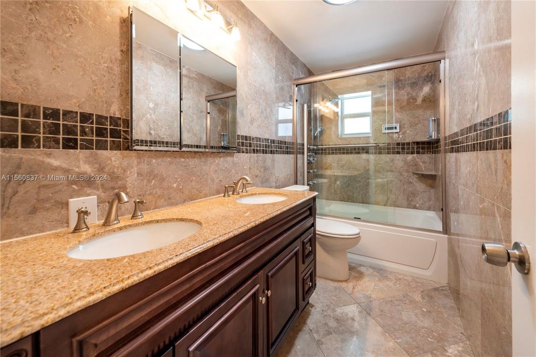 最近租的: $6,500 (3 贝兹, 3 浴室, 1589 平方英尺)