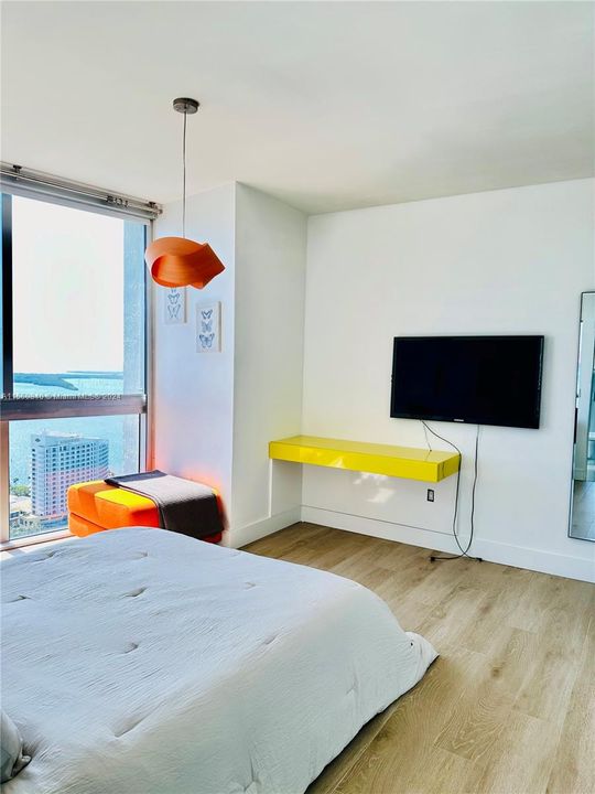 Recently Rented: $7,500 (2 beds, 2 baths, 1654 Square Feet)