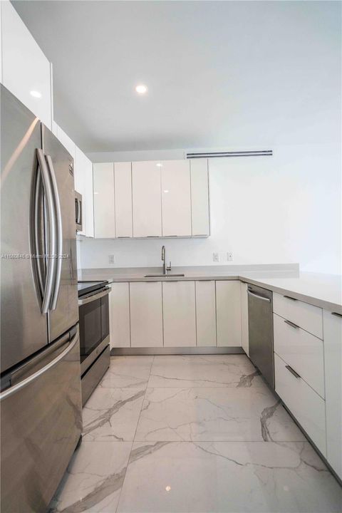 Recently Rented: $4,650 (3 beds, 2 baths, 1177 Square Feet)