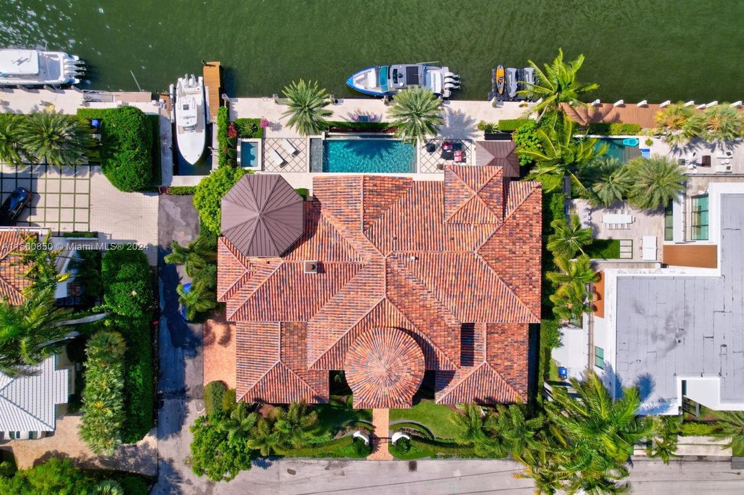 For Sale: $14,495,000 (6 beds, 7 baths, 8936 Square Feet)