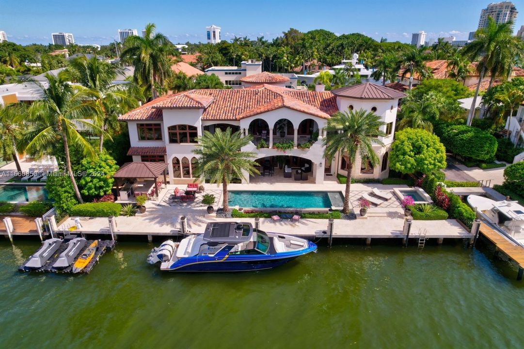 For Sale: $14,495,000 (6 beds, 7 baths, 8936 Square Feet)