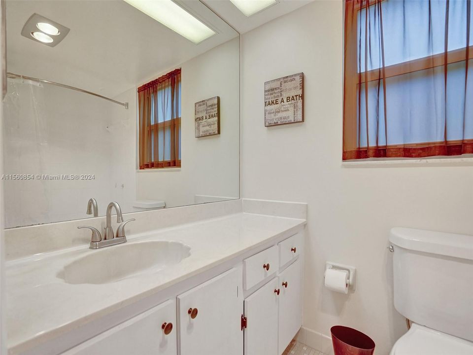 待售: $359,000 (3 贝兹, 2 浴室, 1390 平方英尺)