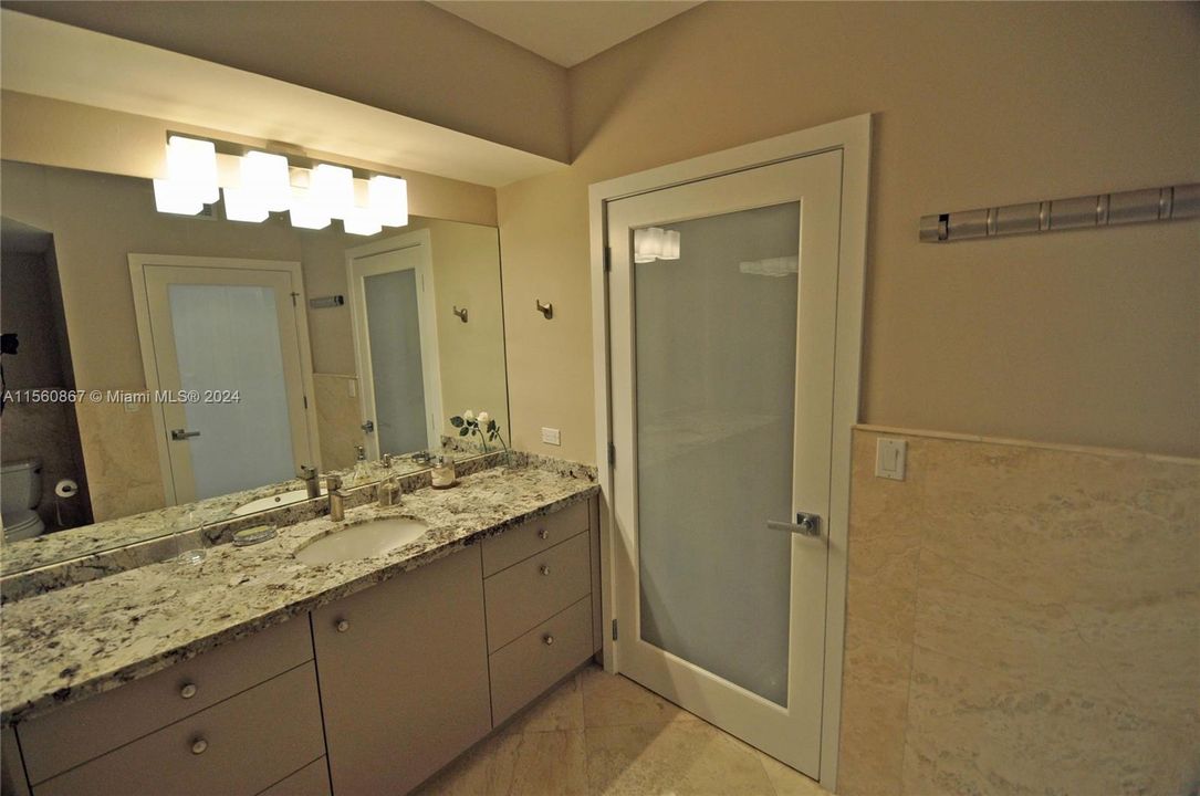 Active With Contract: $4,900 (2 beds, 2 baths, 1262 Square Feet)
