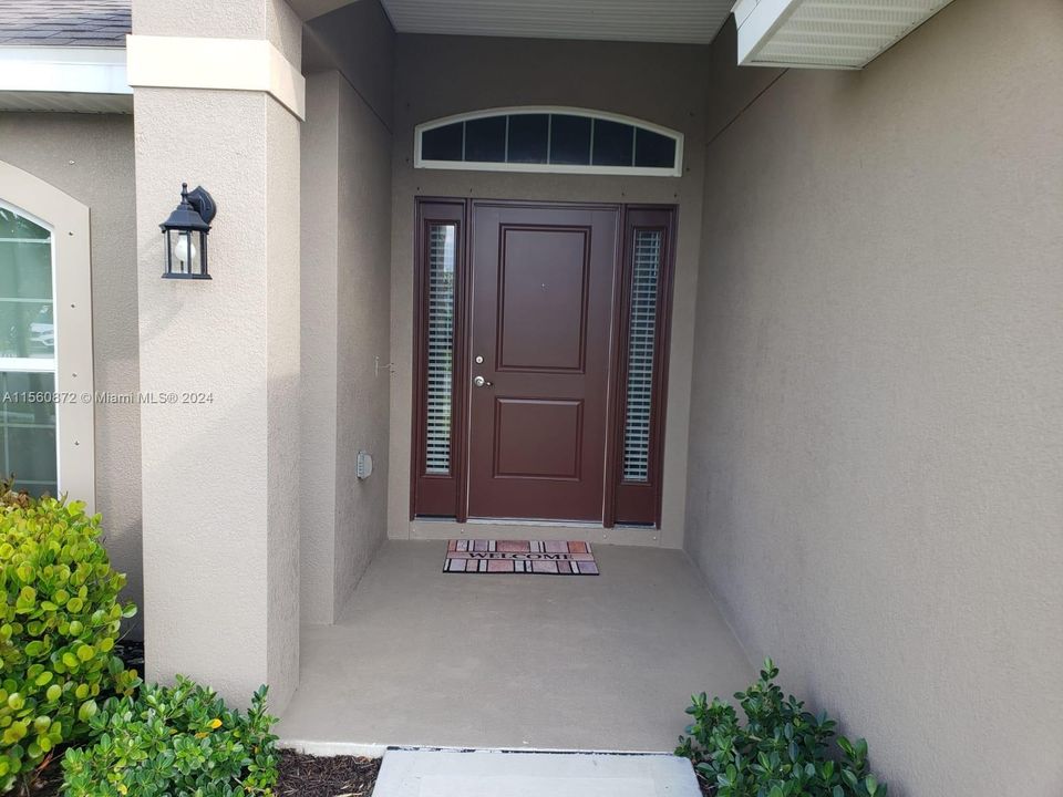 For Rent: $2,650 (4 beds, 2 baths, 1824 Square Feet)