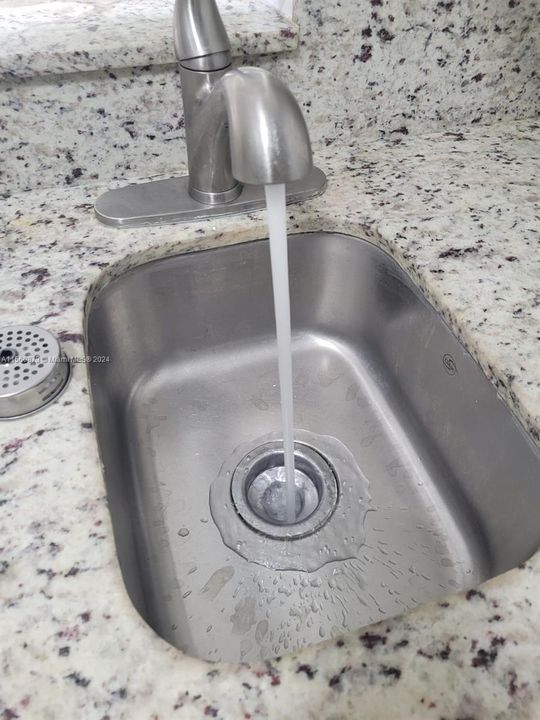 Recently Rented: $1,300 (0 beds, 1 baths, 500 Square Feet)