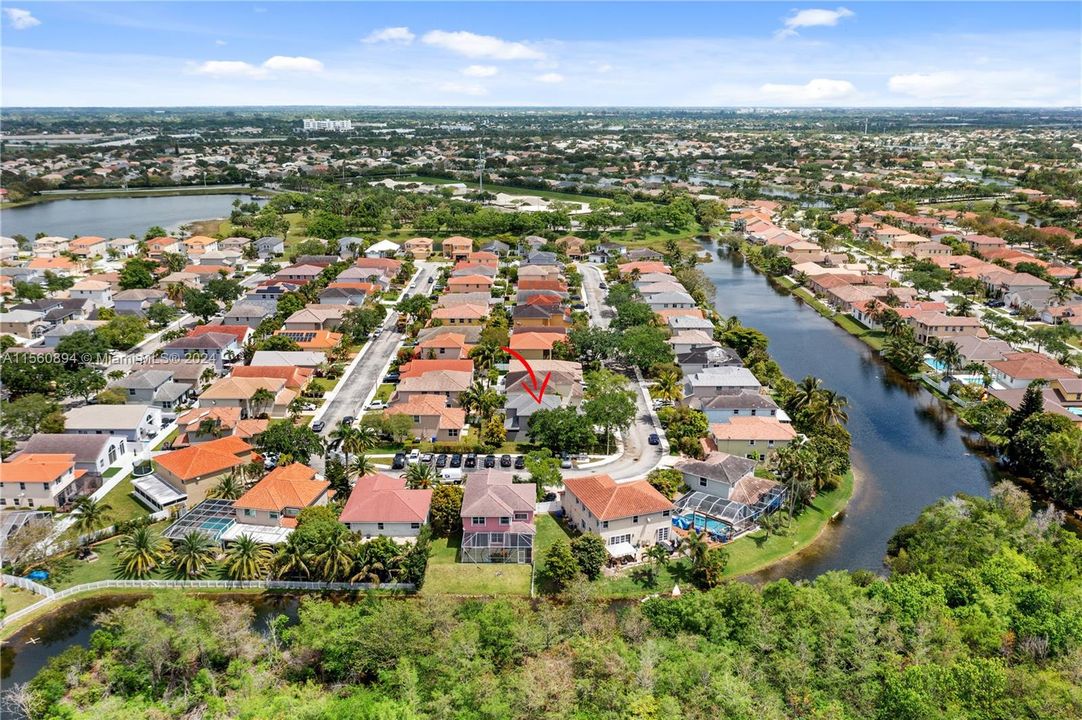 Recently Sold: $699,000 (4 beds, 2 baths, 2292 Square Feet)