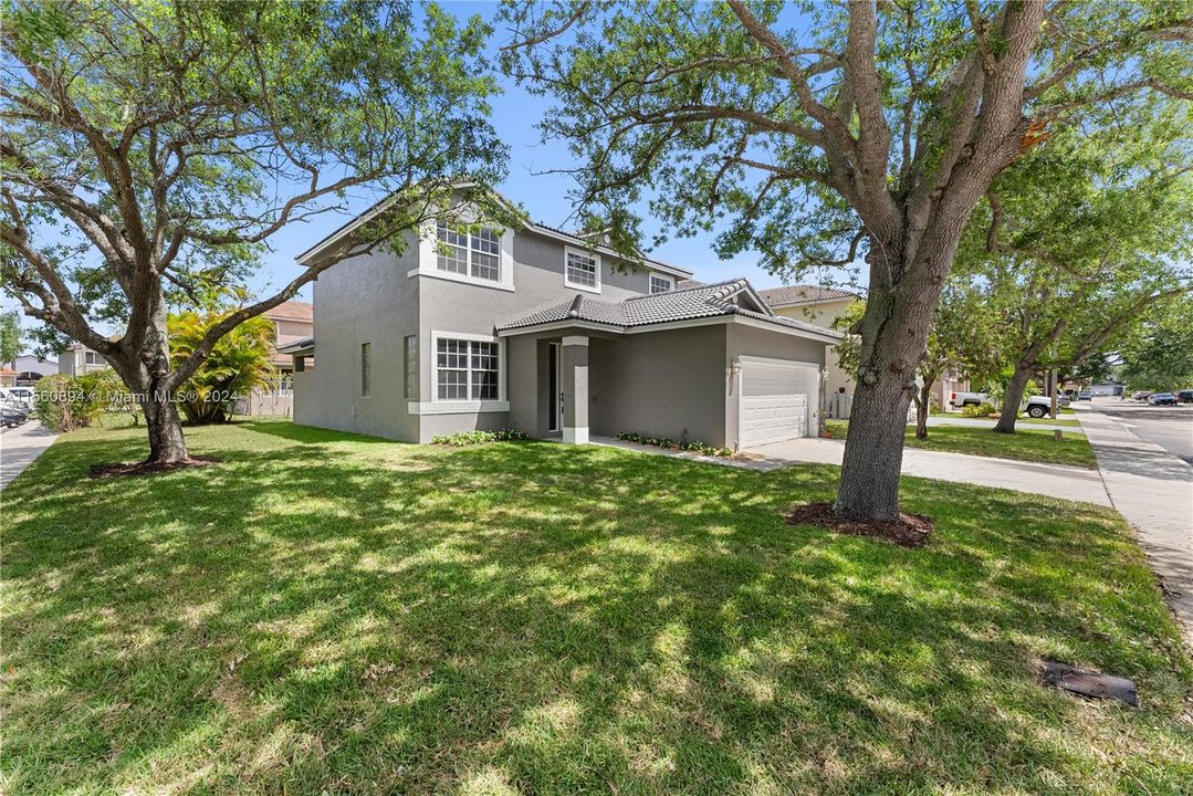 Recently Sold: $699,000 (4 beds, 2 baths, 2292 Square Feet)