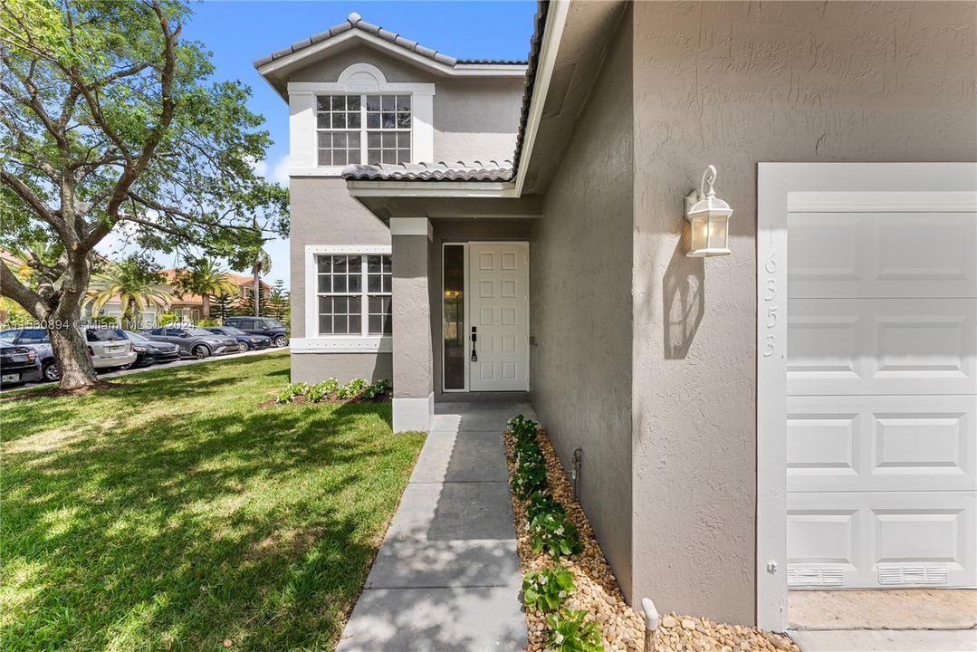 Recently Sold: $699,000 (4 beds, 2 baths, 2292 Square Feet)