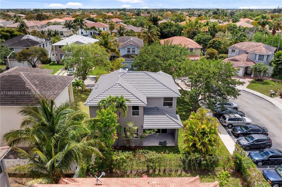 Recently Sold: $699,000 (4 beds, 2 baths, 2292 Square Feet)