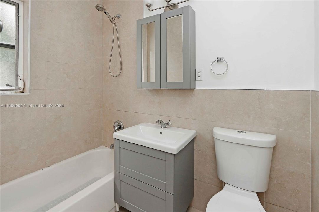 最近租的: $2,400 (2 贝兹, 1 浴室, 804 平方英尺)