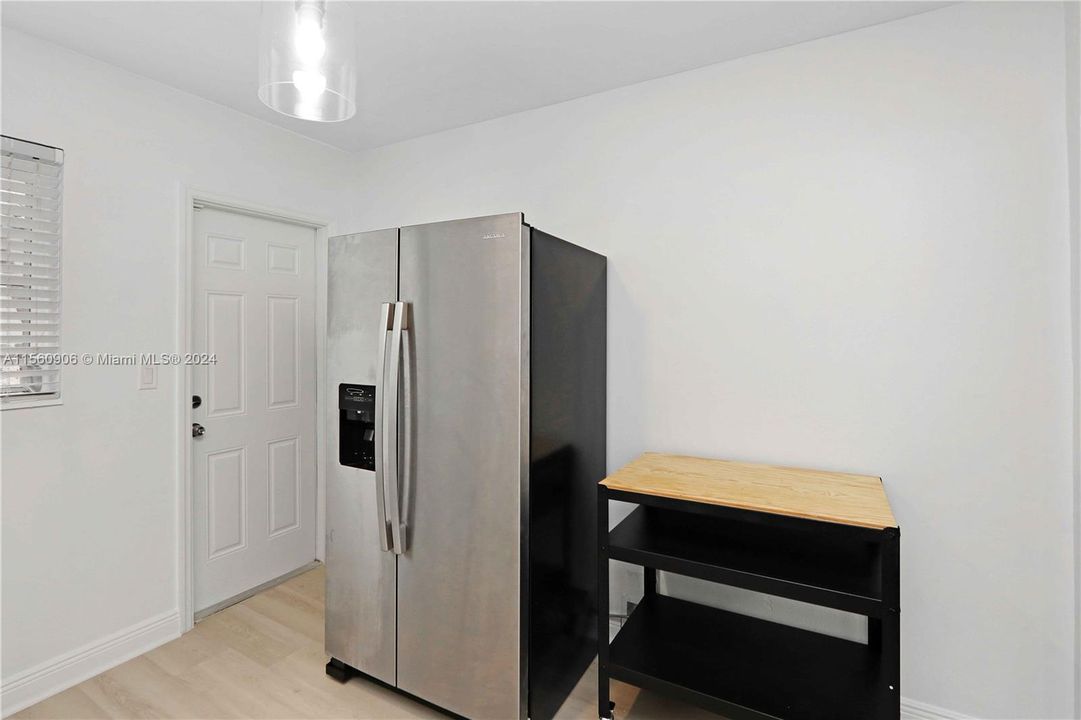 最近租的: $2,400 (2 贝兹, 1 浴室, 804 平方英尺)