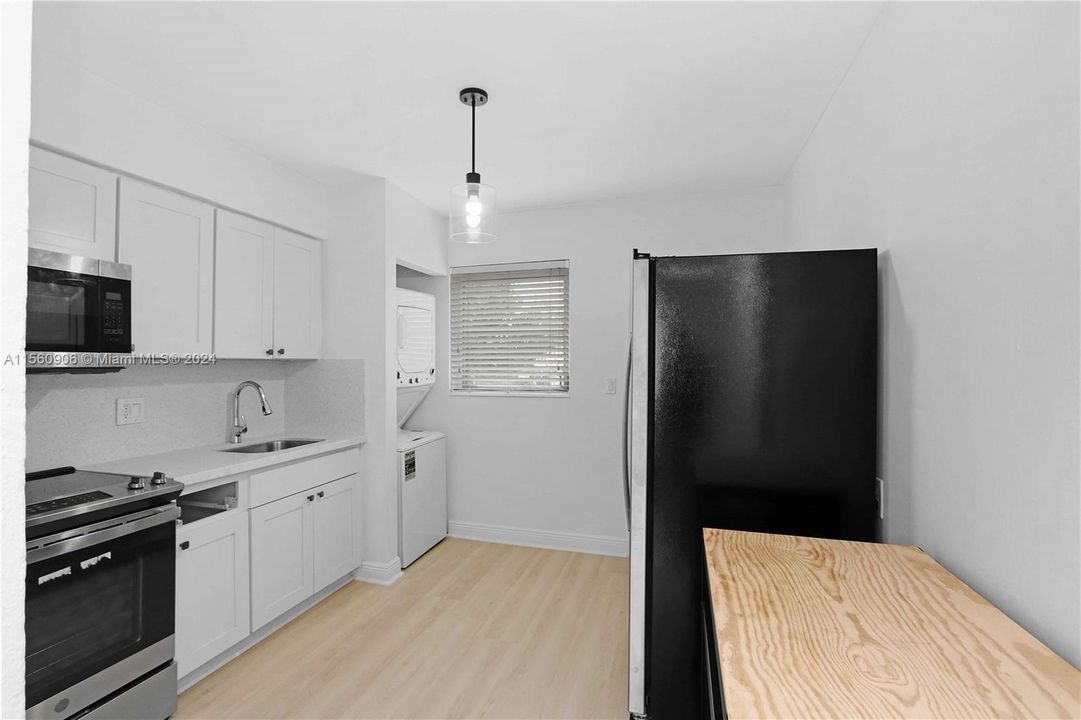 最近租的: $2,400 (2 贝兹, 1 浴室, 804 平方英尺)