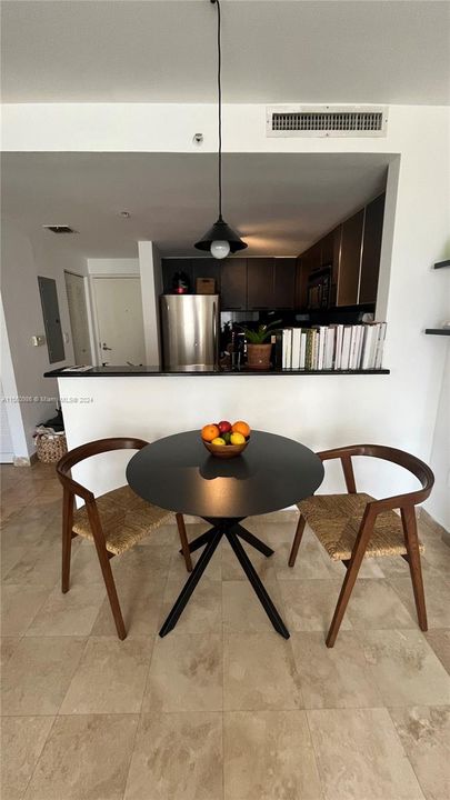 Recently Sold: $895,000 (2 beds, 2 baths, 1097 Square Feet)