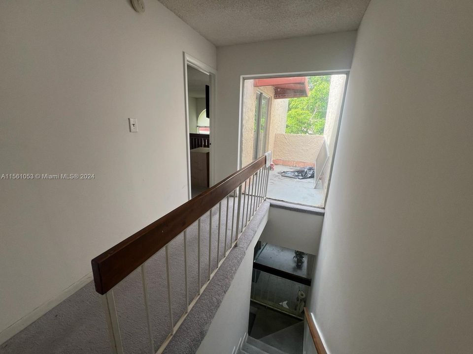 For Sale: $235,000 (1 beds, 1 baths, 840 Square Feet)