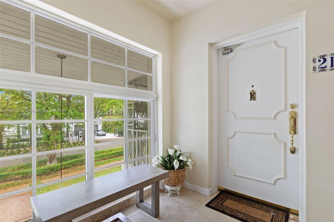 Recently Rented: $3,800 (2 beds, 2 baths, 1500 Square Feet)