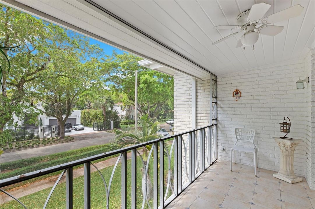 Recently Rented: $3,800 (2 beds, 2 baths, 1500 Square Feet)