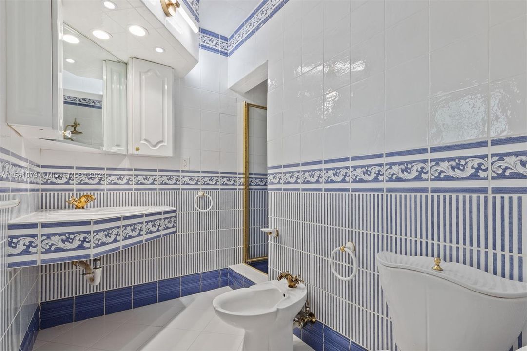 Recently Rented: $3,800 (2 beds, 2 baths, 1500 Square Feet)