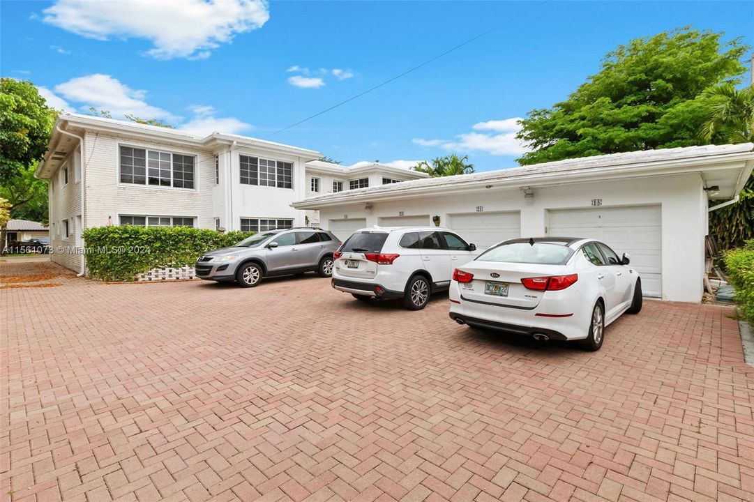 Recently Rented: $3,800 (2 beds, 2 baths, 1500 Square Feet)