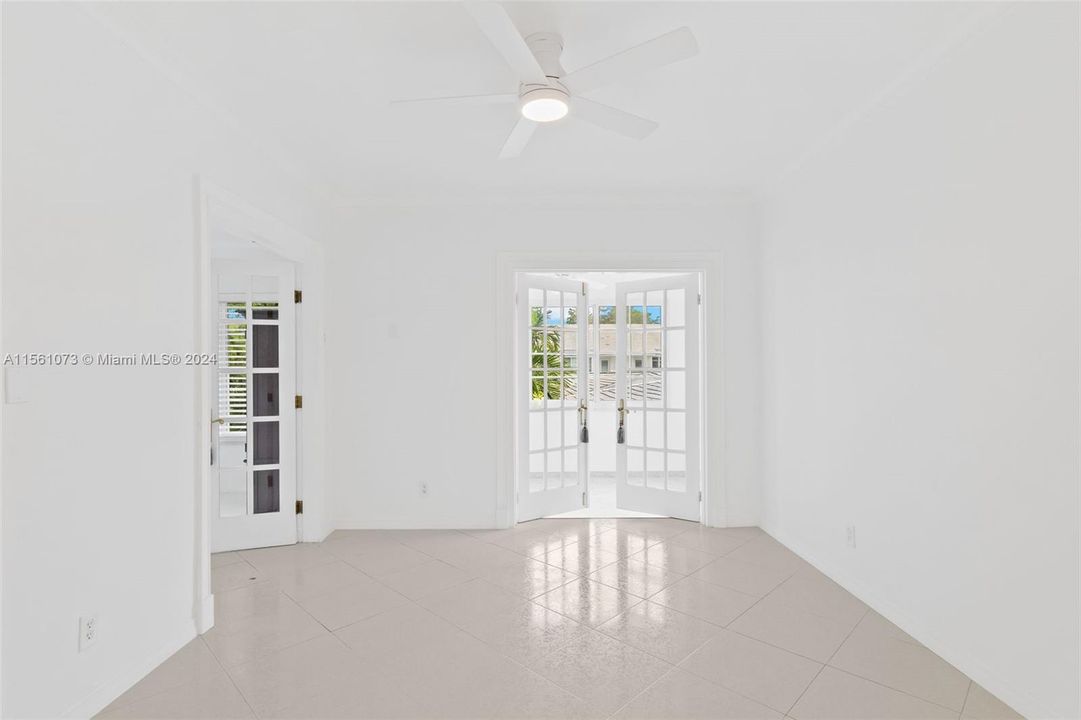 Recently Rented: $3,800 (2 beds, 2 baths, 1500 Square Feet)