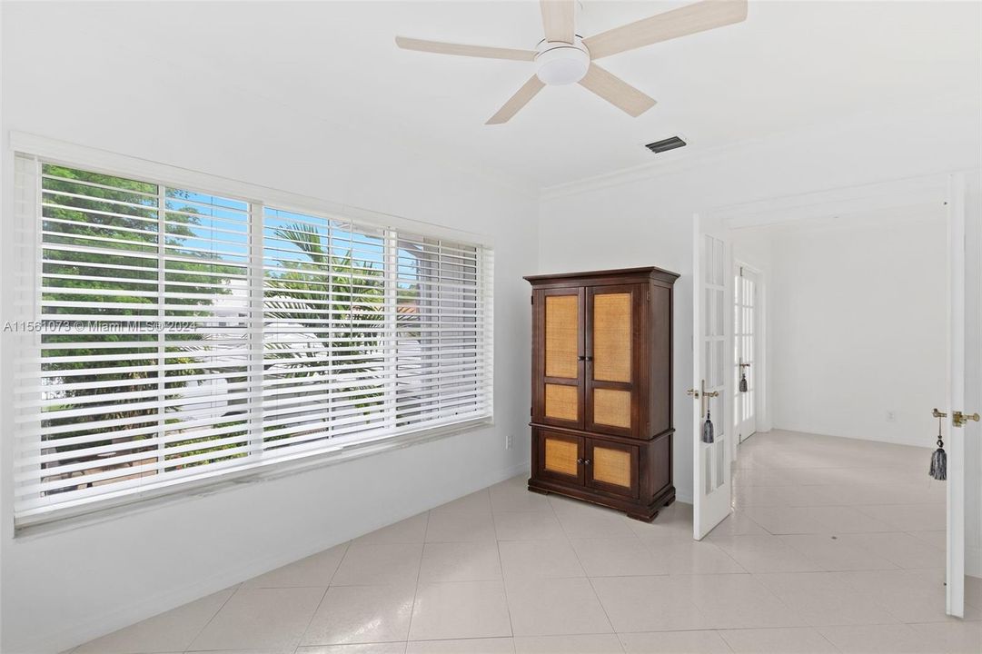 Recently Rented: $3,800 (2 beds, 2 baths, 1500 Square Feet)