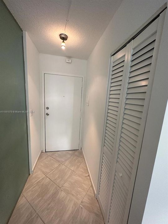 Active With Contract: $229,000 (0 beds, 1 baths, 400 Square Feet)