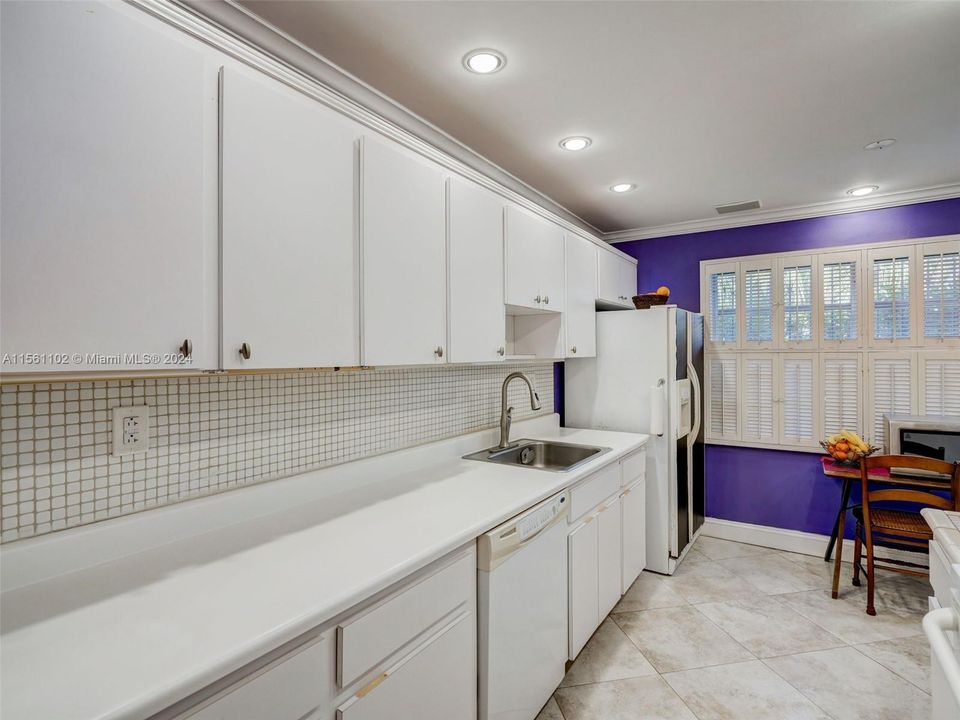 For Sale: $595,000 (2 beds, 2 baths, 1554 Square Feet)