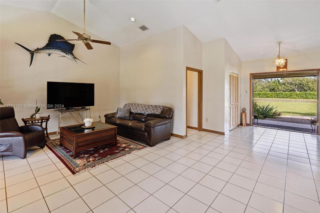 Active With Contract: $999,000 (4 beds, 2 baths, 2710 Square Feet)