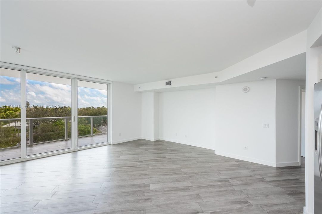 Recently Rented: $4,000 (2 beds, 2 baths, 1044 Square Feet)