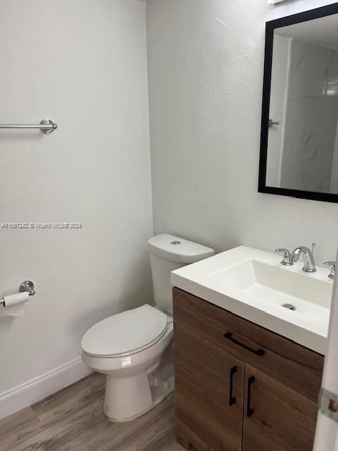 For Rent: $2,400 (2 beds, 2 baths, 1043 Square Feet)