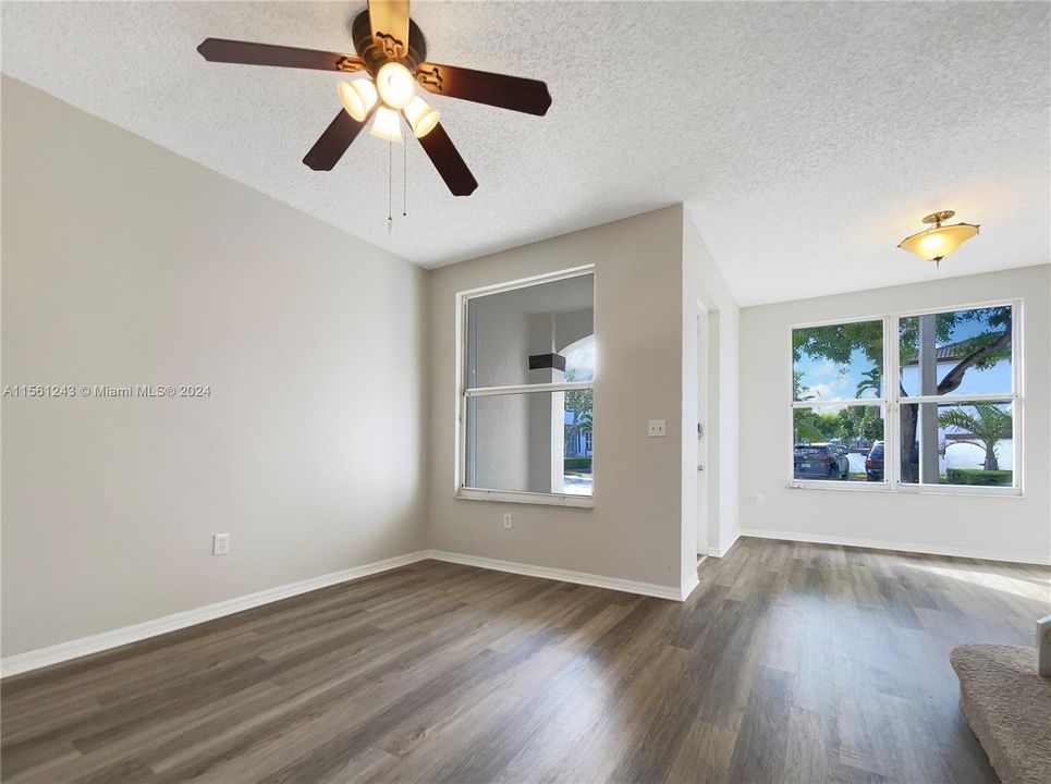 Recently Sold: $400,000 (3 beds, 2 baths, 1260 Square Feet)