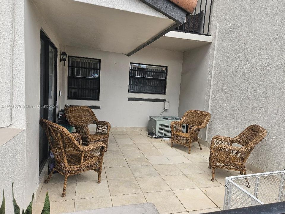 Recently Rented: $2,595 (2 beds, 2 baths, 1190 Square Feet)