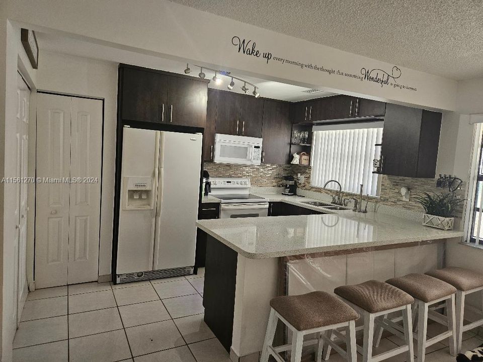 Recently Rented: $2,595 (2 beds, 2 baths, 1190 Square Feet)