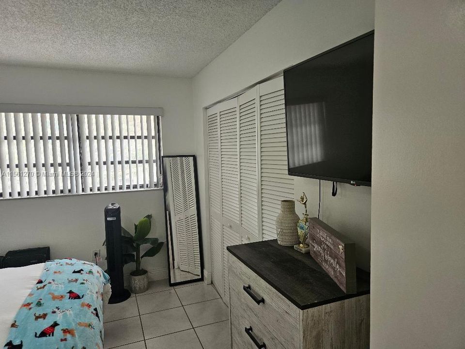 Recently Rented: $2,595 (2 beds, 2 baths, 1190 Square Feet)