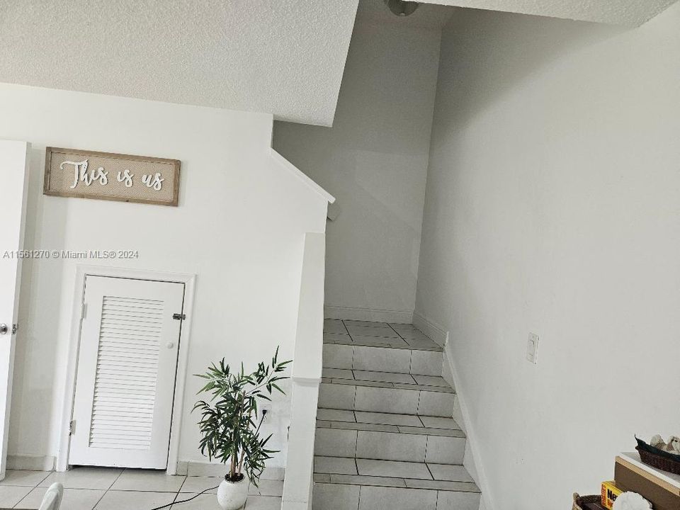 Recently Rented: $2,595 (2 beds, 2 baths, 1190 Square Feet)