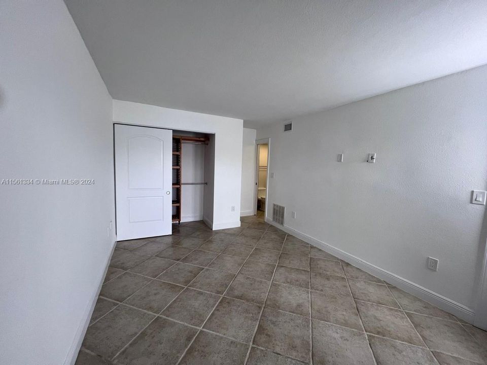 Recently Sold: $249,900 (2 beds, 1 baths, 863 Square Feet)