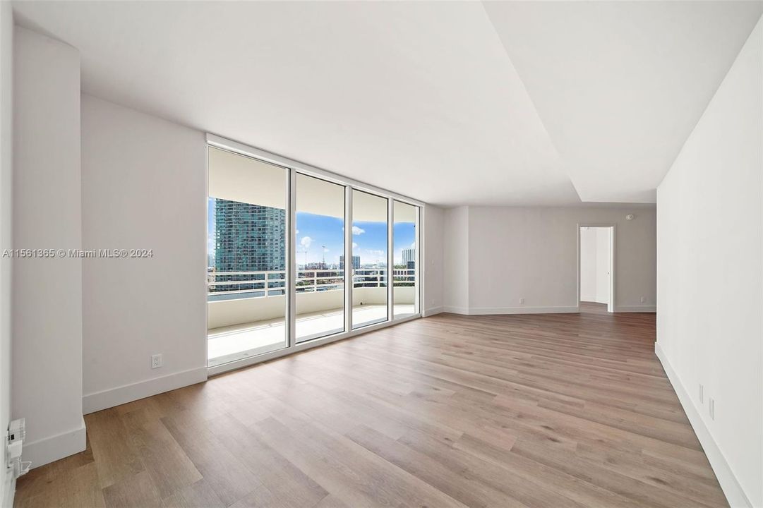 Active With Contract: $4,947 (2 beds, 2 baths, 1291 Square Feet)