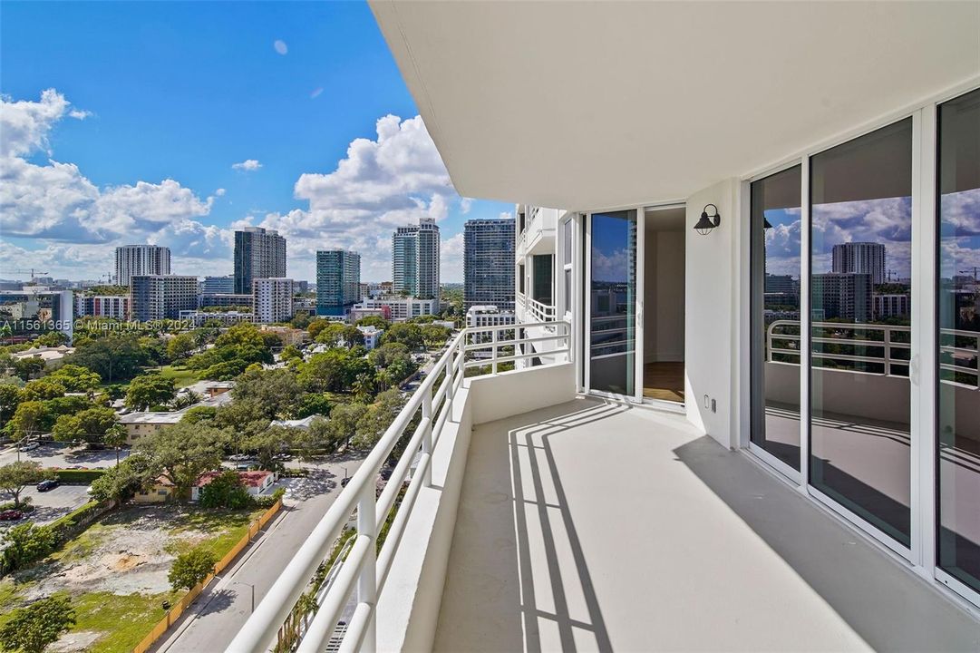 Active With Contract: $4,947 (2 beds, 2 baths, 1291 Square Feet)