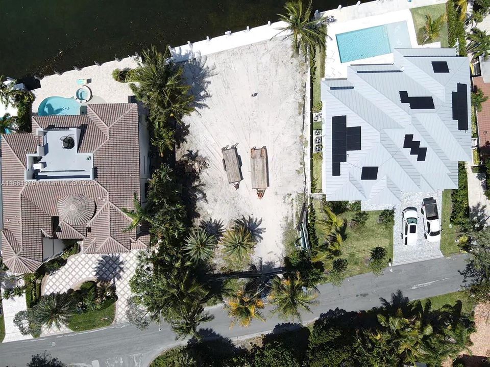 For Sale: $3,499,000 (9,085 sqft)