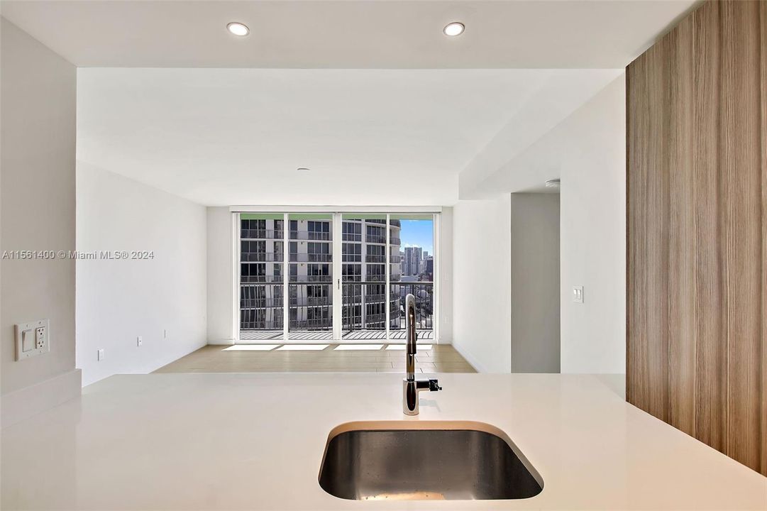 Active With Contract: $3,969 (2 beds, 2 baths, 1246 Square Feet)