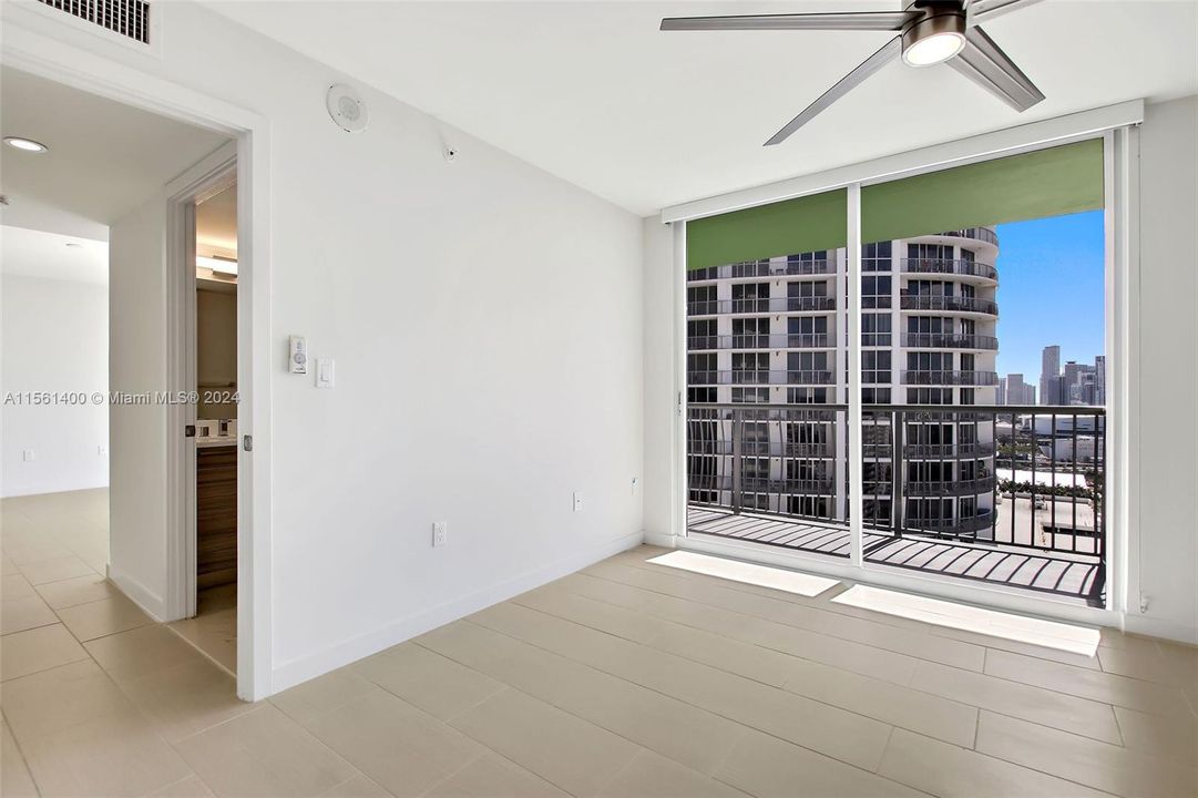Active With Contract: $3,969 (2 beds, 2 baths, 1246 Square Feet)