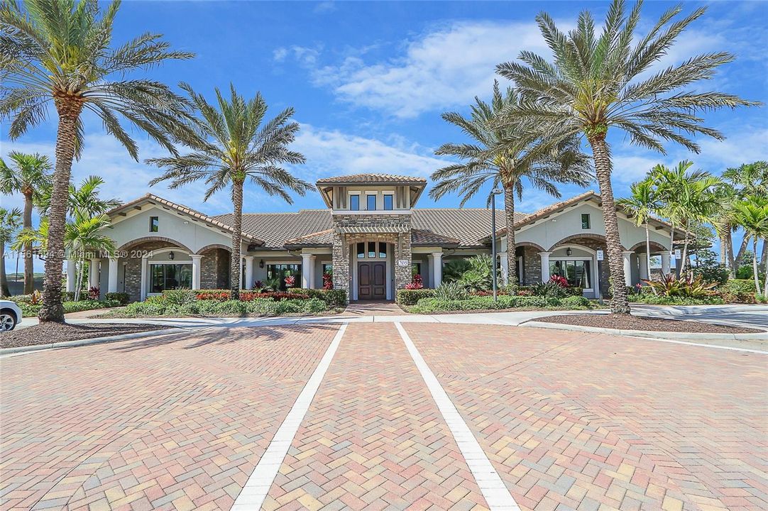 Recently Sold: $1,900,000 (4 beds, 4 baths, 3894 Square Feet)