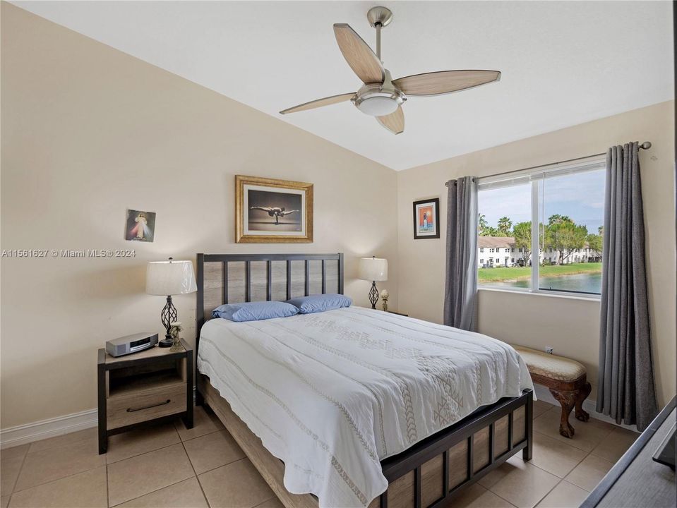 Active With Contract: $253,000 (3 beds, 2 baths, 1024 Square Feet)